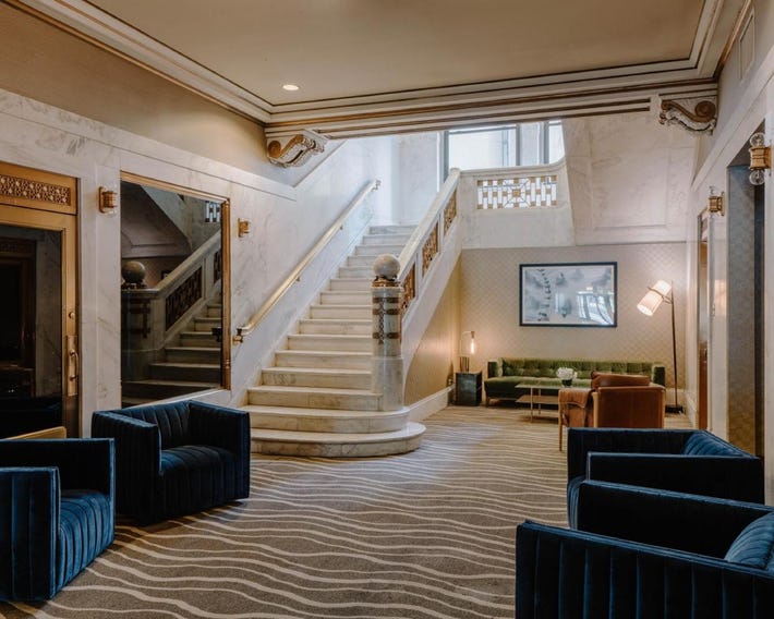 River Hotel