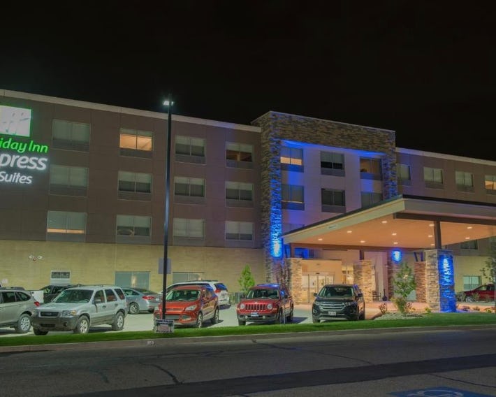 Holiday Inn Express & Suites - Orland Park Mokena by IHG