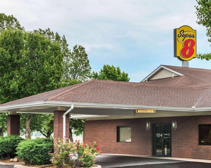 Super 8 by Wyndham O'Fallon