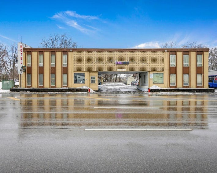 Hotel Peoria IL I-74 by OYO