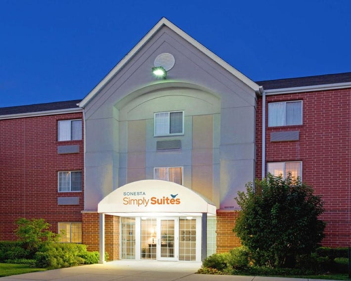 Sonesta Simply Suites Chicago Naperville