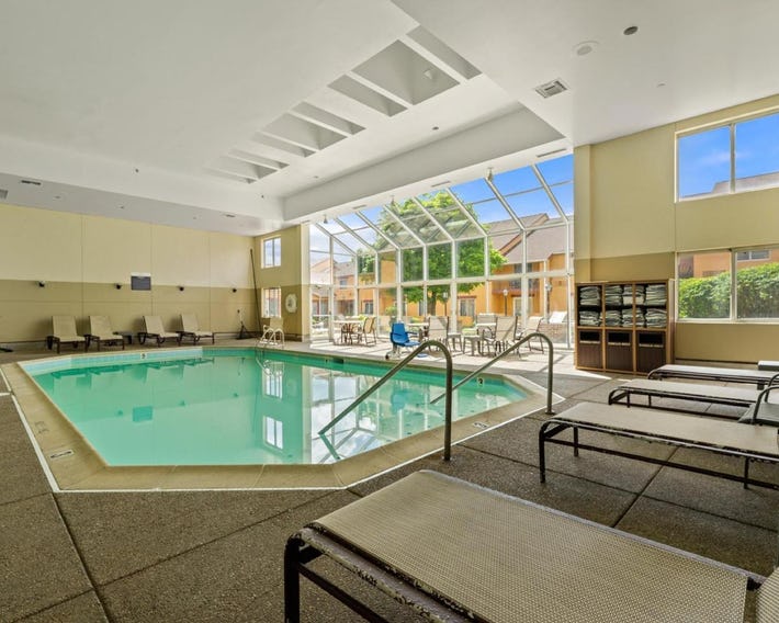 Chicago Club Inn & Suite