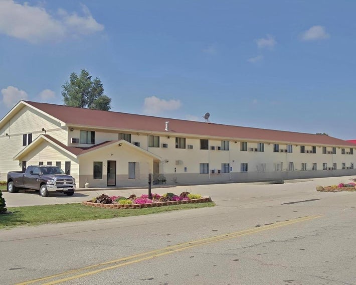 Super 8 by Wyndham Elkhart