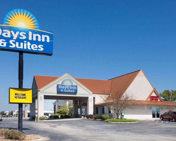 Days Inn & Suites by Wyndham Kokomo