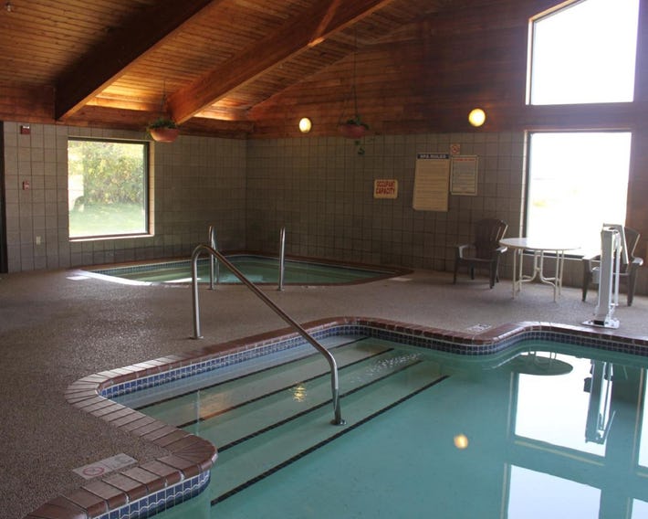 AmericInn by Wyndham West Burlington