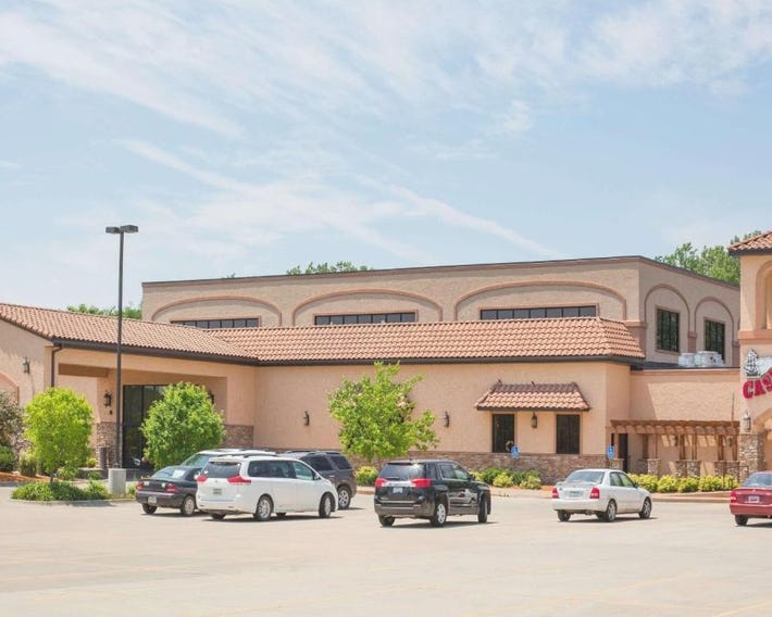 Ramada by Wyndham Des Moines Tropics Resort & Conference Ctr