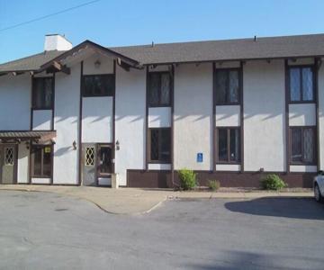 Budget Inn and Suites - Des Moines