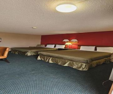 Colonial Inn Dyersville