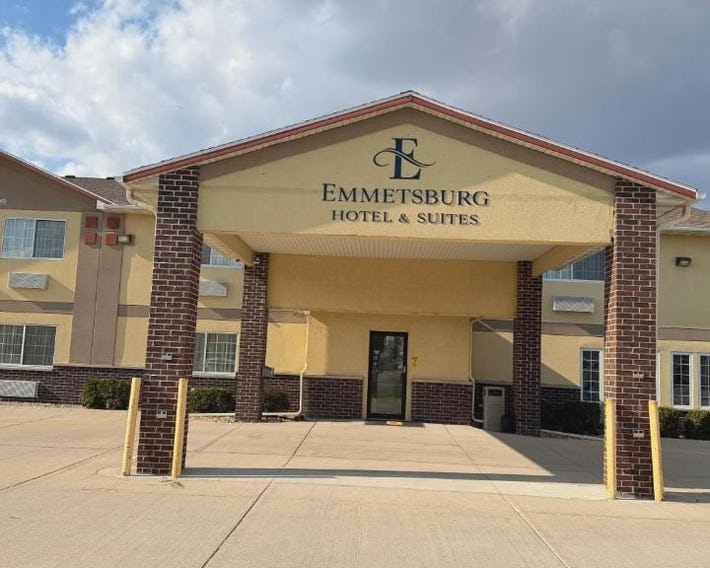 Emmetsburg Hotel & Suites