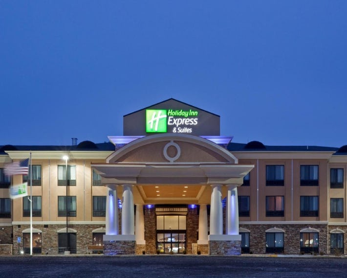 Holiday Inn Express Hotel & Suites Hays