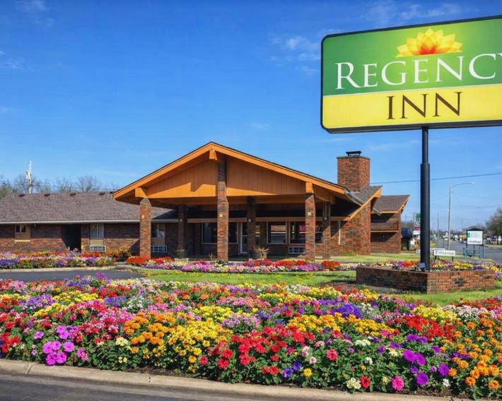 Regency Inn Iola