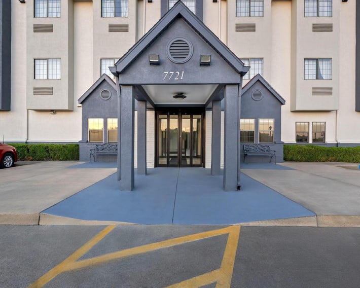 Days Inn by Wyndham near Kansas Speedway