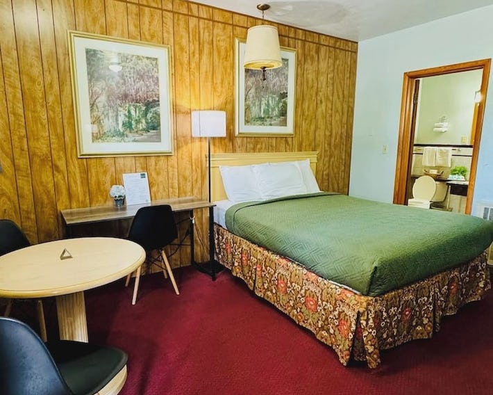 Hillcrest Motel
