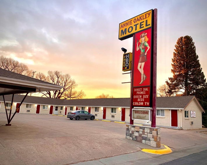 Annie Oakley Motel Oakley