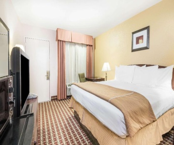 Days Inn by Wyndham Ottawa