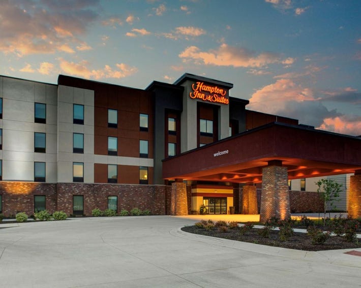 Hampton Inn & Suites by Hilton Pittsburg Kansas Crossing Casino near PSU