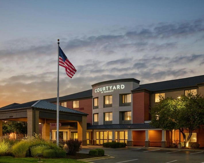 Courtyard by Marriott Kansas City Shawnee