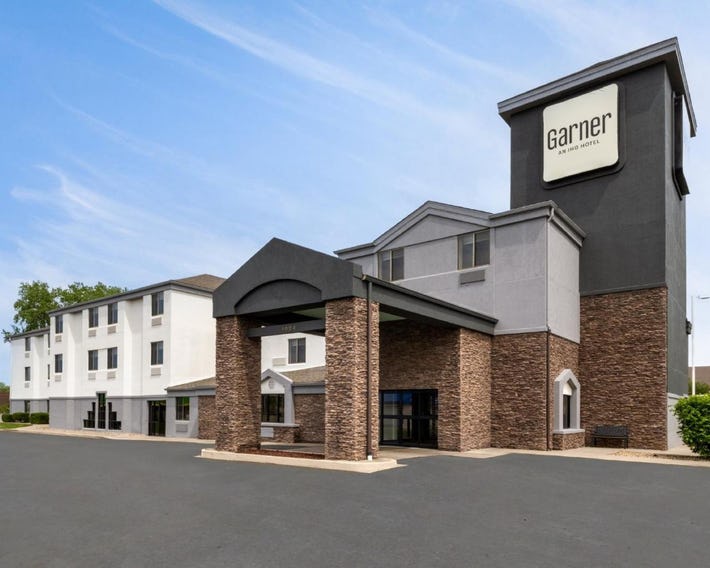 Garner Hotel Topeka West by IHG