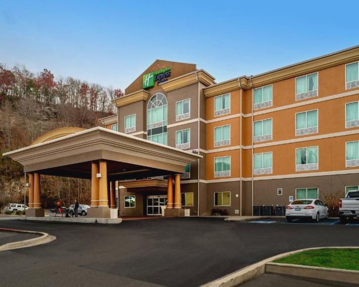 Holiday Inn Express and Suites Hazard by IHG