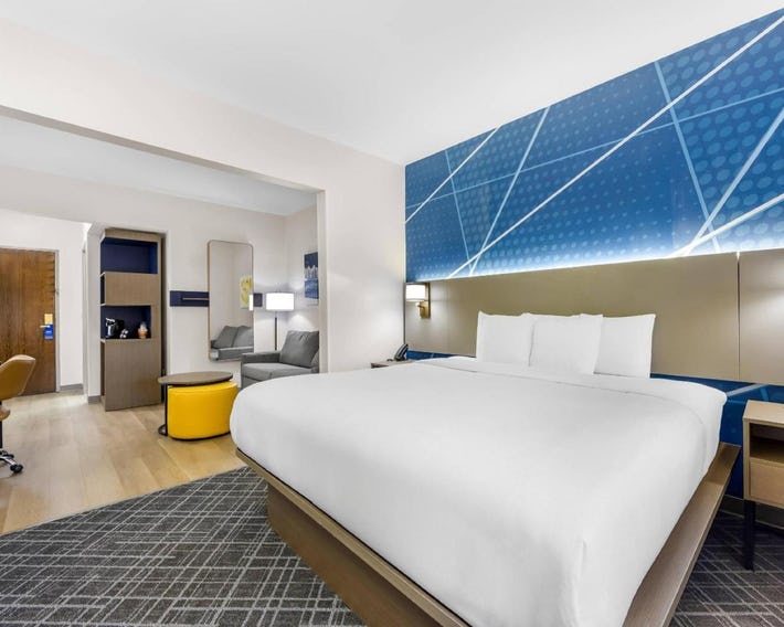 Comfort Suites London South