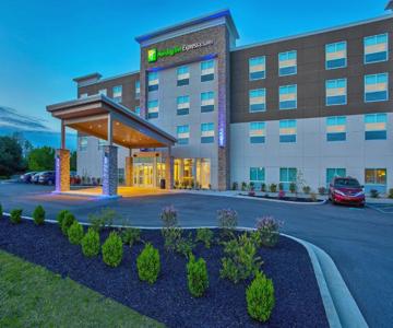 Holiday Inn Express & Suites Lexington W Versailles