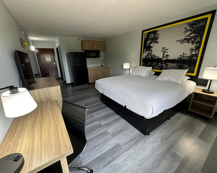 Super 8 by Wyndham Alexandria LA