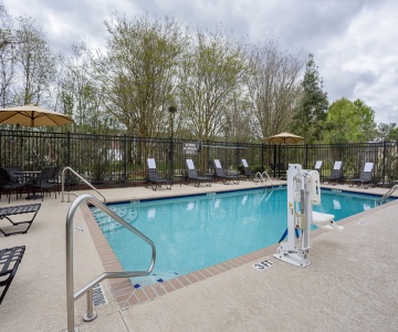 Comfort Suites University