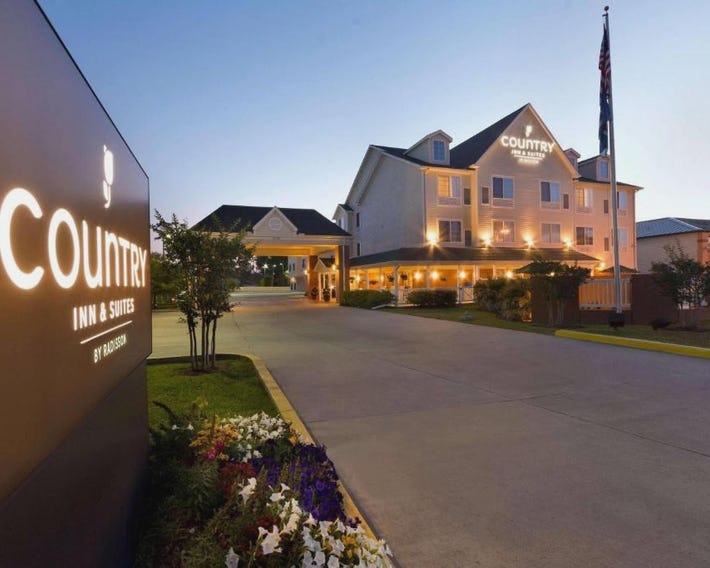 Country Inn & Suites by Radisson, Covington, LA