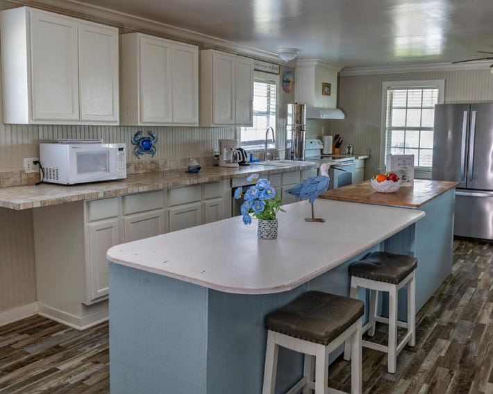 Blue Dolphin Inn and Cottages
