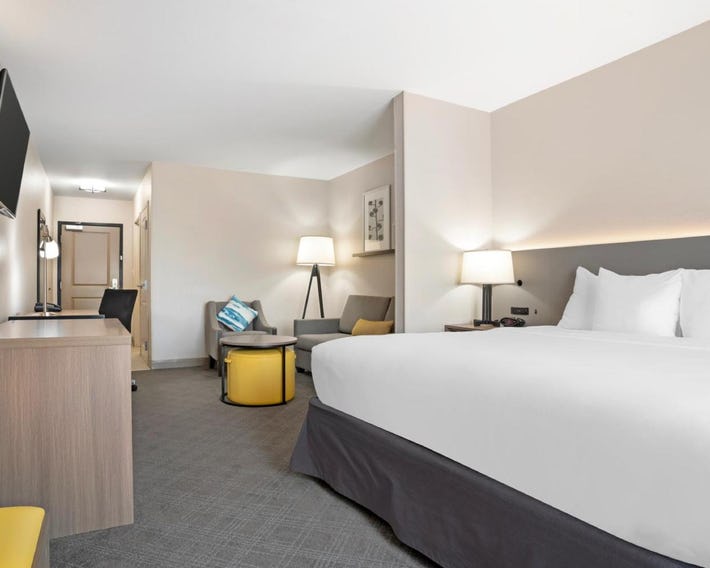 Comfort Inn & Suites