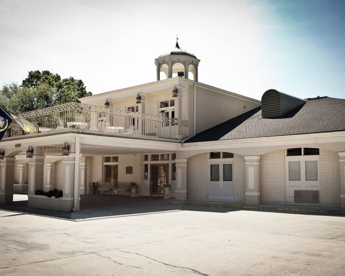 Carmel Inn & Suites