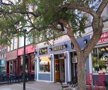 Charles Inn