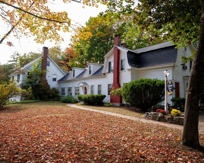 Admiral Peary Inn