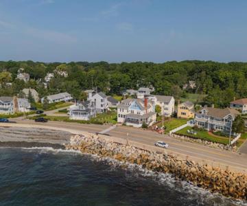The Beach House Inn