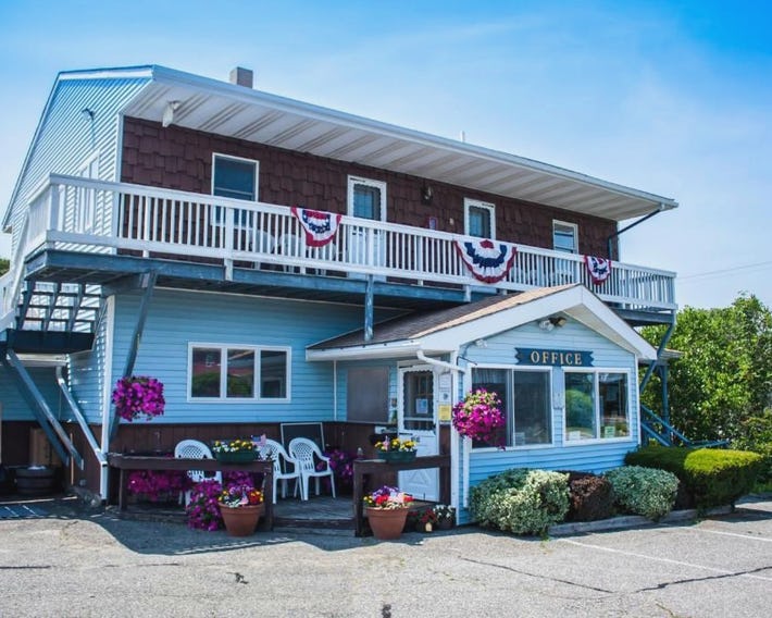 Inn Between the Beaches & Villager
