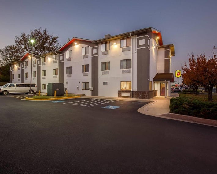 Super 8 by Wyndham College Park Wash DC Area