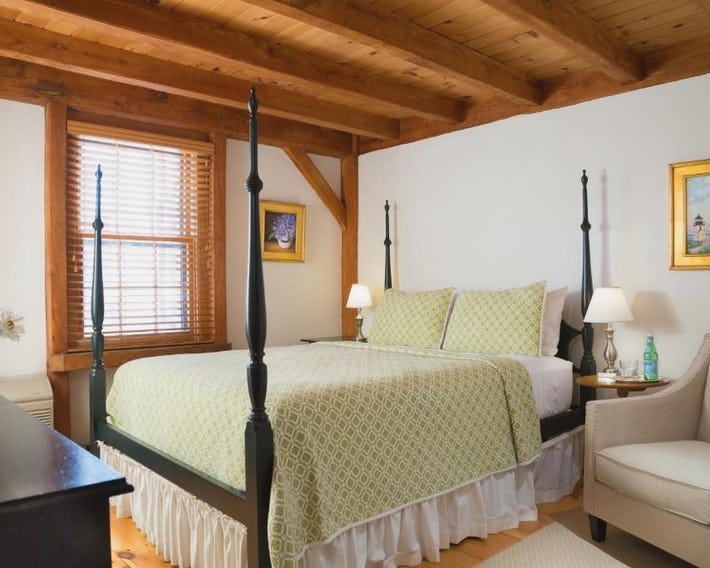 Seven Sea Street Inn