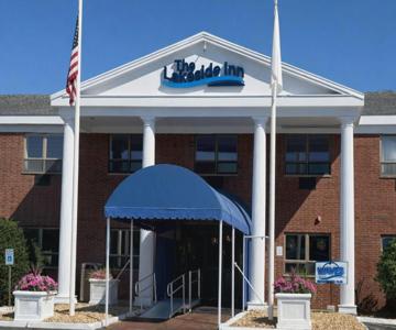 The Lakeside Inn