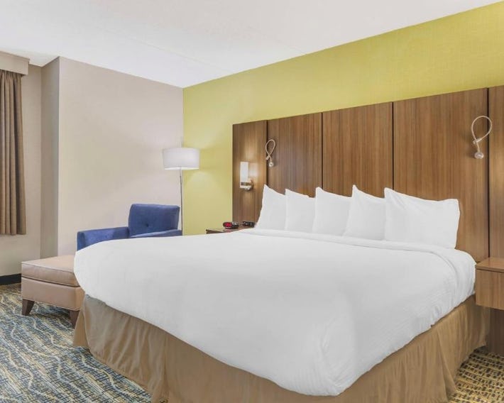 Best Western Plus New Englander