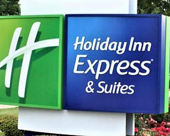 Holiday Inn Express & Suites Detroit - Dearborn