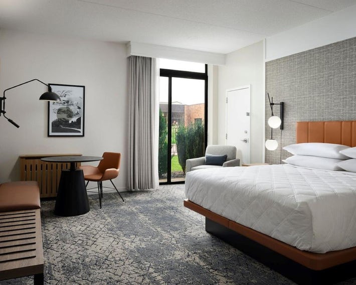 Sheraton Grand Rapids Airport Hotel