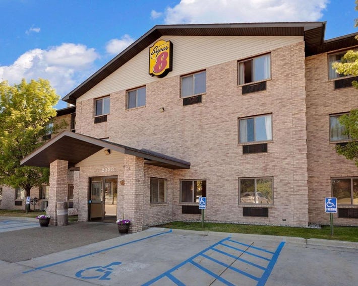 Super 8 by Wyndham Mt. Pleasant
