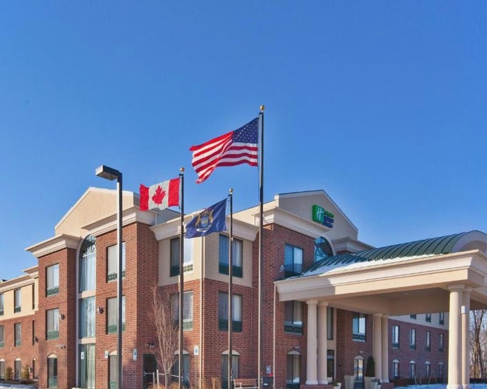Holiday Inn Express & Suites Detroit - Novi by IHG