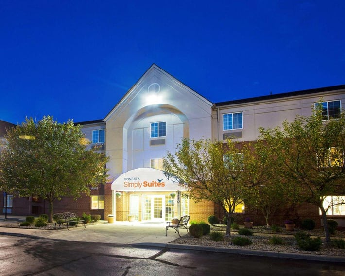 Sonesta Simply Suites Detroit Troy