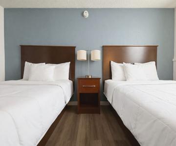 Super 8 by Wyndham Fergus Falls