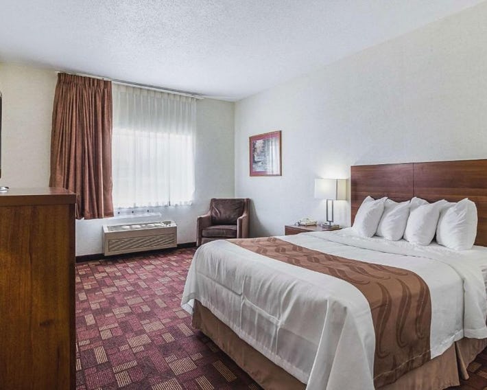 Econo Lodge Luverne I-90
