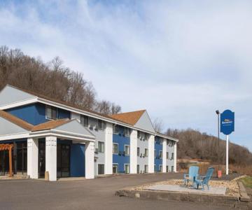 Super 8 by Wyndham Mankato