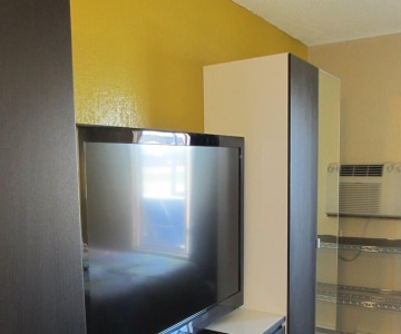 Riverside Suites 