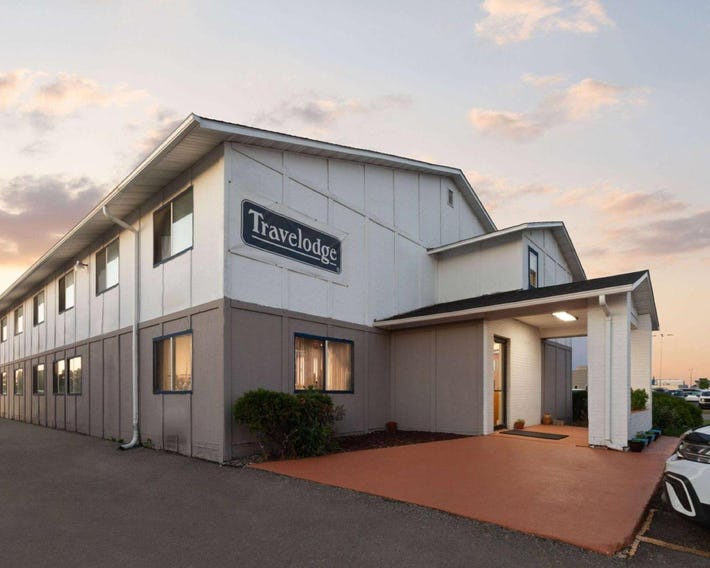 Travelodge by Wyndham Redwood Falls