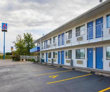 Motel 6-Rochester, MN